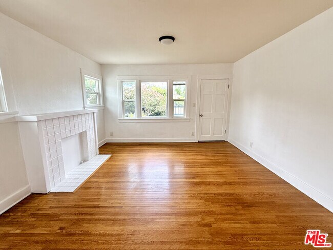 property at 2471 W Ave 32