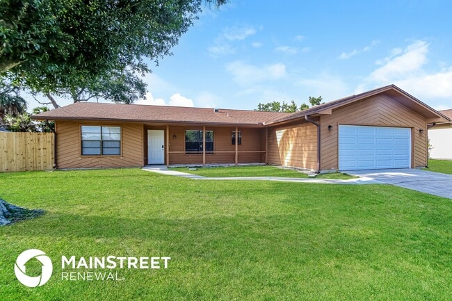 1711 Barker St NE in Palm Bay, FL - Building Photo - Building Photo