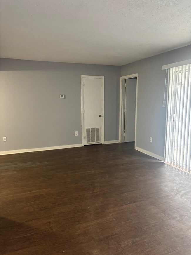 225 W McDowell Rd