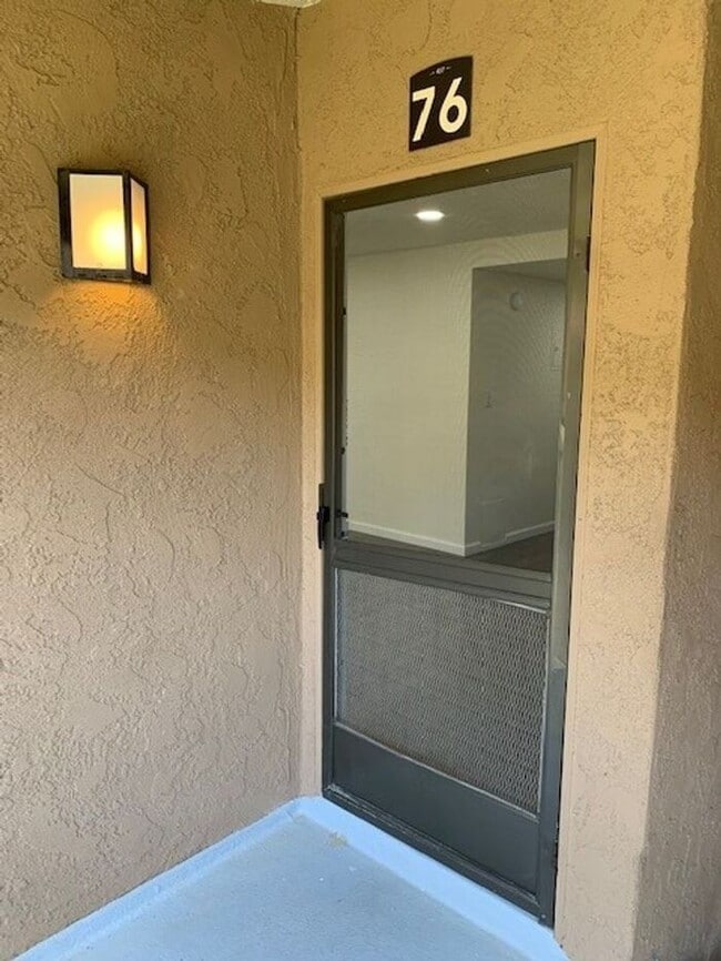 13722 Red Hill Ave in Tustin, CA - Building Photo - Building Photo