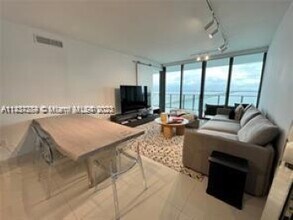 3131 NE 7th Ave, Unit 3003 in Miami, FL - Building Photo - Building Photo