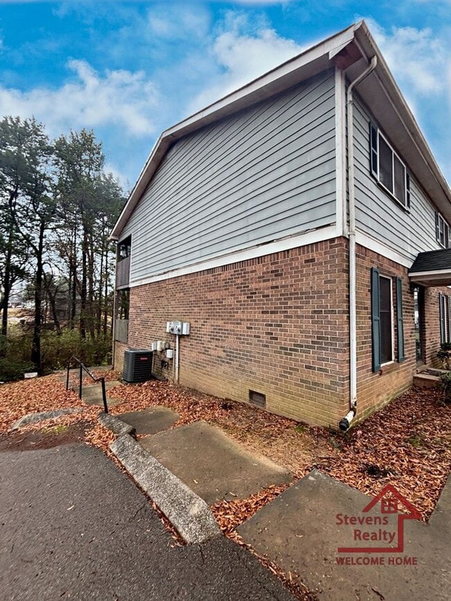 111 Bybee Dr in McMinnville, TN - Building Photo - Building Photo