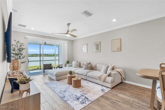 11771 Venetian Lagoon Dr in Ft. Myers, FL - Foto de edificio - Building Photo