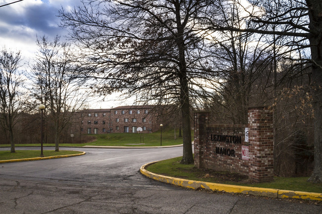 Lexington Manor Apartments in Imperial, PA - Foto de edificio - Building Photo