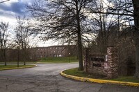 Lexington Entrance - Lexington Manor Apartments in Imperial, Pennsylvania