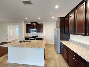 2433 Adams Lake Boulevard in Jacksonville, FL - Building Photo - Building Photo