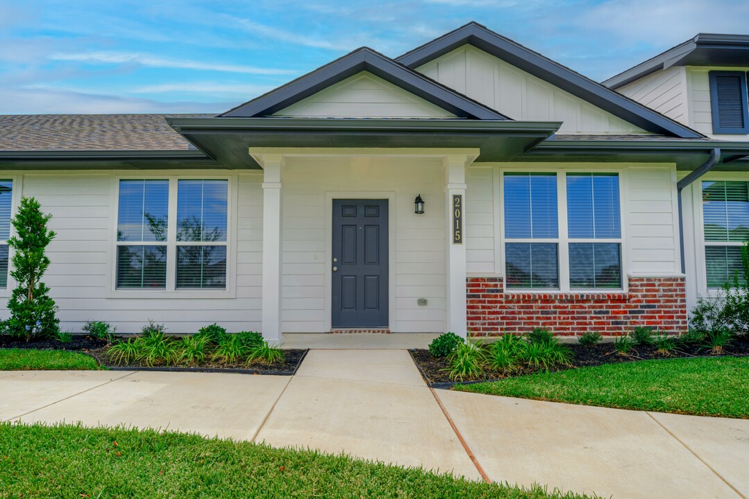 2035 Vintage Farms Wy in Brenham, TX - Building Photo