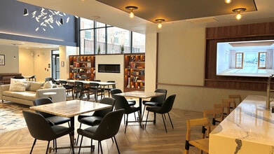 One Park Apartments in West Hartford, CT - Building Photo - Building Photo