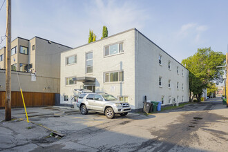 1712 12th St SW in Calgary, AB - Building Photo - Building Photo