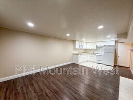 282 E 650 N in Bountiful, UT - Building Photo