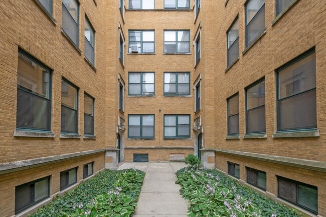 property at 7205 S Yates Blvd