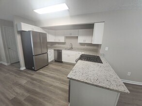 1693 Briarbend Ct in Stone Mountain, GA - Building Photo - Building Photo