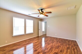 11315 Sugar Bowl Dr in Tomball, TX - Building Photo - Building Photo