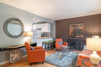 2243 NW Flanders St in Portland, OR - Foto de edificio - Building Photo