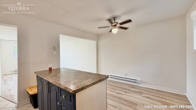 103 Vicmount Dr in Kitchener, ON - Building Photo - Building Photo