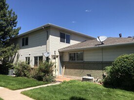3351 S Field St in Lakewood, CO - Building Photo