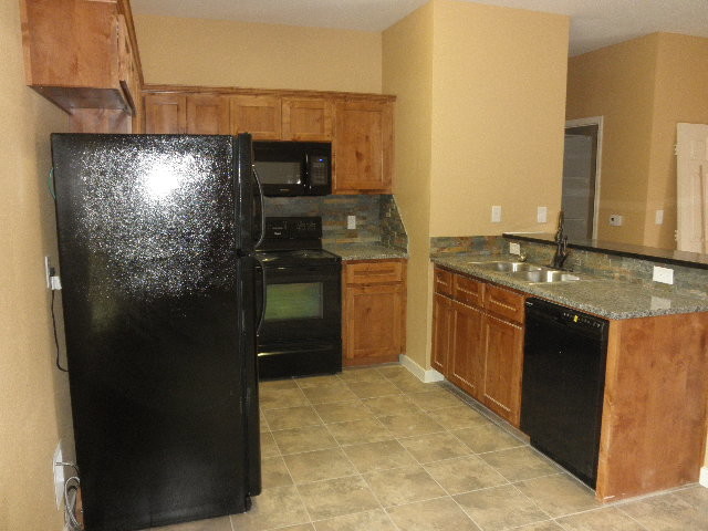 314 E Hutchison St-Unit -Charlie in San Marcos, TX - Building Photo