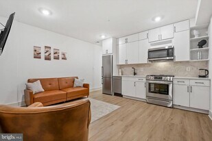 256 15th St SE in Washington, DC - Building Photo