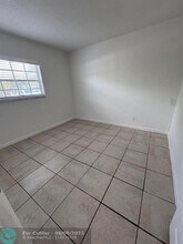 8600 NW 40th St in Coral Springs, FL - Building Photo - Building Photo