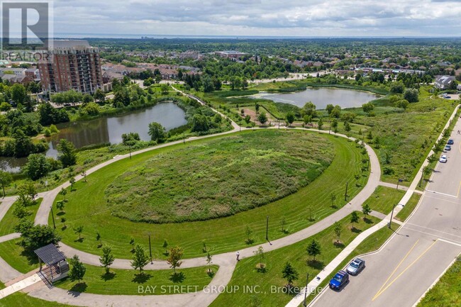 2450-2450 Post Rd in Oakville, ON - Building Photo - Building Photo