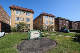 Lakeview in Cleveland Heights, OH - Building Photo