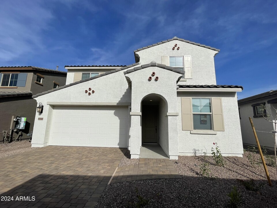 8946 W Orange Dr in Glendale, AZ - Building Photo