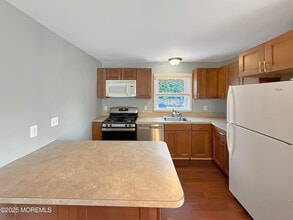 33 Prospect Ave in Red Bank, NJ - Building Photo - Building Photo