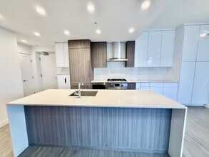 2351 Beta Ave in Burnaby, BC - Building Photo - Building Photo