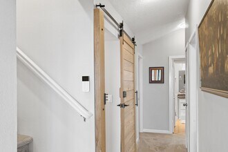 11731 SW 41st Ave in Portland, OR - Building Photo - Building Photo