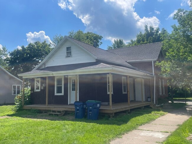 property at 1001 S 4th Ave