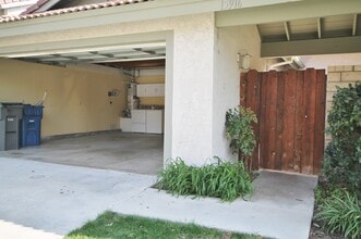 15916 Rosehaven Ln in Santa Clarita, CA - Building Photo - Building Photo