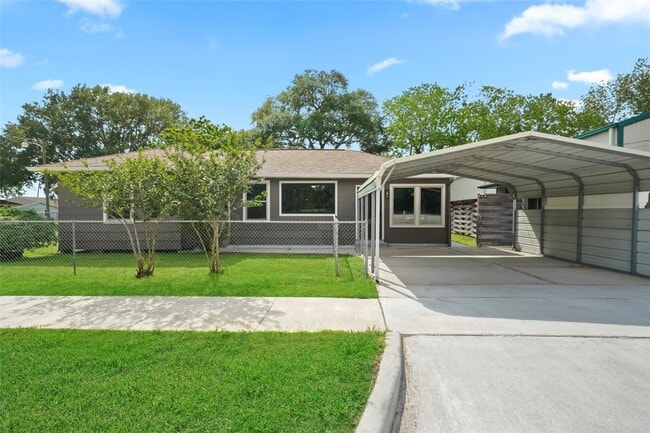 4834 FM 2218 Rd in Richmond, TX - Building Photo - Building Photo