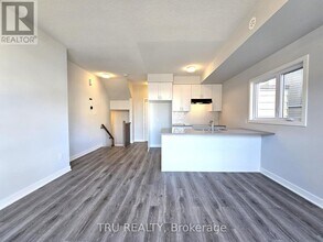 630 Mishi Private in Ottawa, ON - Building Photo - Building Photo