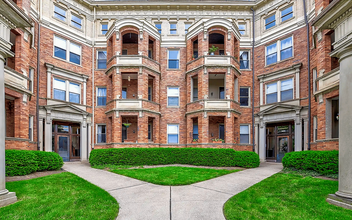 Clermont Condominiums in Cincinnati, OH - Building Photo - Building Photo