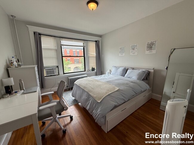 175 Harvard St, Unit 2