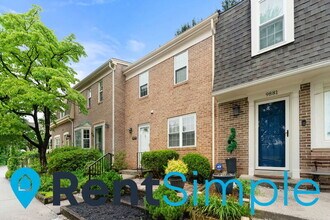 9879 Lakepointe Dr in Burke, VA - Building Photo - Building Photo
