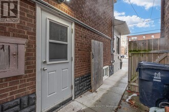 2522 Lake Shore Blvd W in Toronto, ON - Building Photo - Building Photo