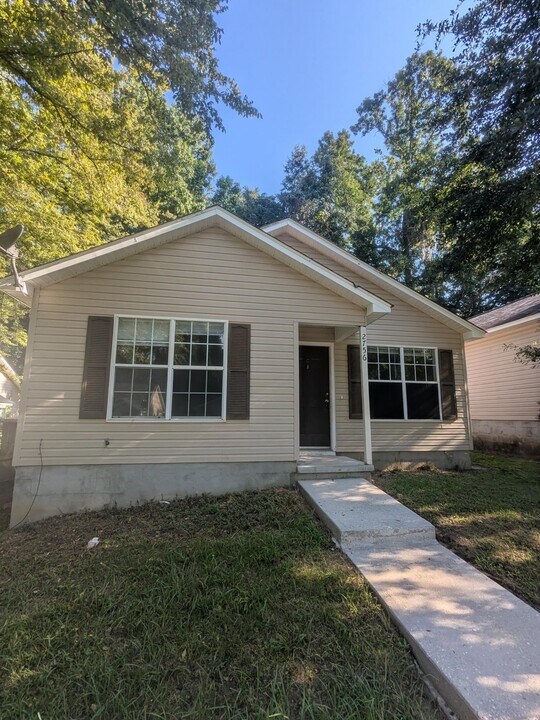 2756 Oak Park Ct in Tallahassee, FL - Foto de edificio