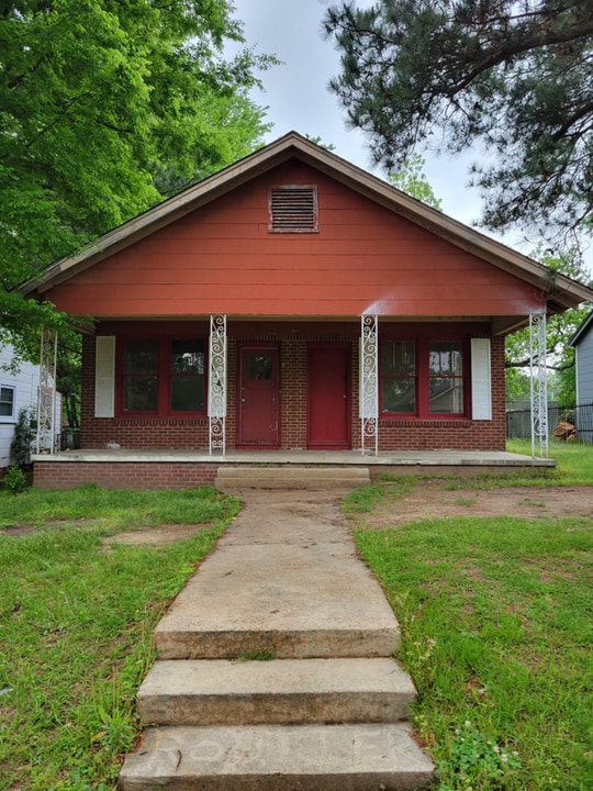 1521 Garland Ave in Texarkana, AR - Building Photo