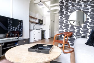 108 W Chicago Ave-Unit -FL6-ID144 in Chicago, IL - Building Photo - Building Photo