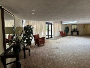 406 Paradise Rd in Swampscott, MA - Building Photo - Building Photo