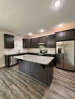 1618 Strickland Bridge Rd in Fayetteville, NC - Building Photo