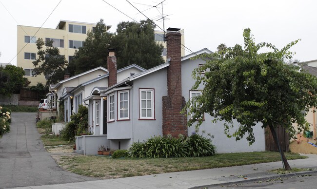 335-345 Perkins St in Oakland, CA - Foto de edificio - Building Photo