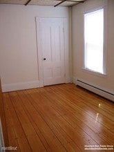 547 Broadway-Unit -Apt 1 in Somerville, MA - Building Photo - Building Photo