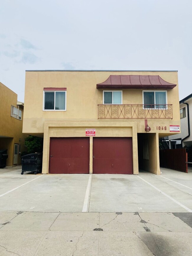 1046 S Wooster #4 in Los Angeles, CA - Foto de edificio - Building Photo