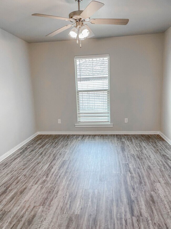 2115 N Texas Ave in Lubbock, TX - Building Photo - Building Photo