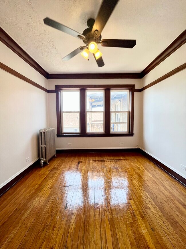 2154 N Kildare Ave in Chicago, IL - Building Photo - Building Photo