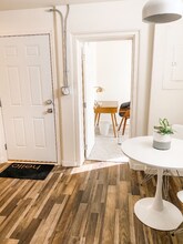 5506 NE Hoyt St in Portland, OR - Building Photo - Building Photo