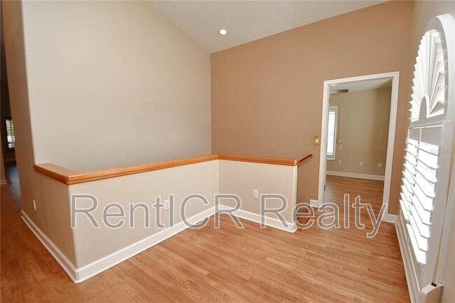 116 Lorraine St in Palm Harbor, FL - Foto de edificio - Building Photo