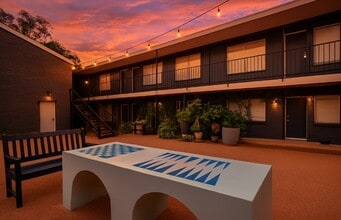 Avondale Apartments in Houston, TX - Building Photo - Building Photo